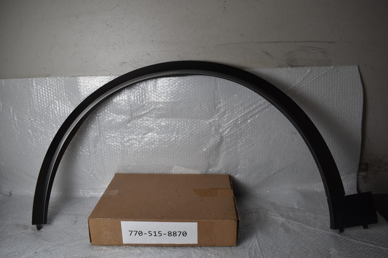PORSCHE CAYENNE BASE FRONT LEFT WHEEL MOLDING 2019-2024 OEM 9Y0 853 717 K