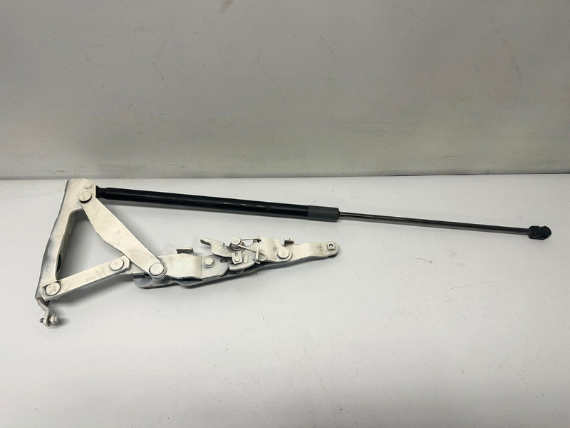 🟢 12-16 Mercedes SLK250 R172 Front Right Passenger Side Hood Hinge Bracket OEM