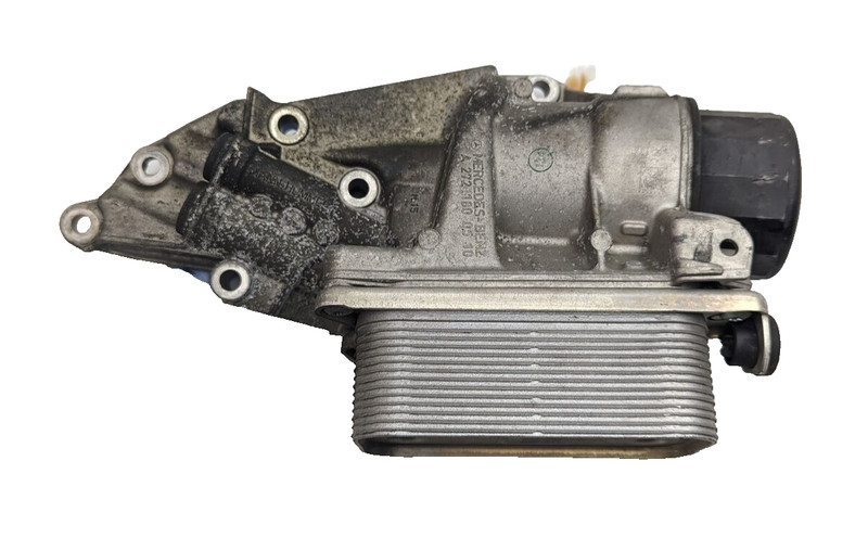 05-11 Mercedes W204 C300 SLK350 C350 Engine Motor Oil Filter Cooler Housing