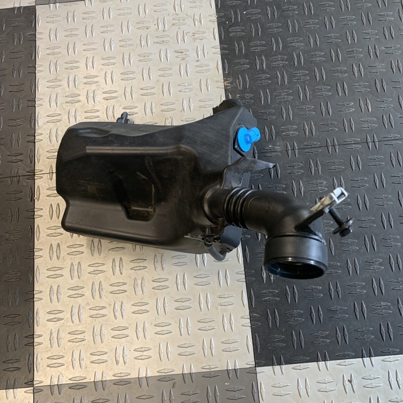 TESLA MODEL 3 WINDSHIELD WIPER WASHER RESERVOIR TANK OEM 2017 - 2022 N-1318 S24