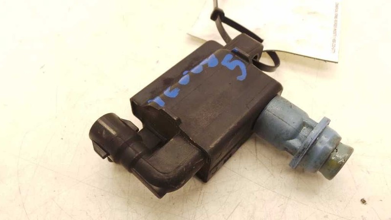 01 02 03 04 05 LEXUS IS300 3.0L COIL IGNITOR 87970