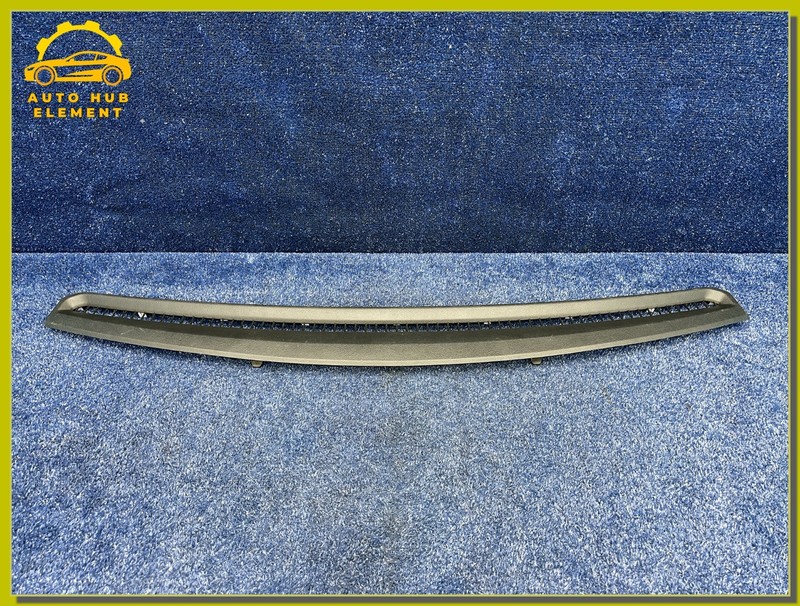 2019-2024 RAM 1500 LARAMIE Front Dash Defroster Vent Grille Trim Panel OEM