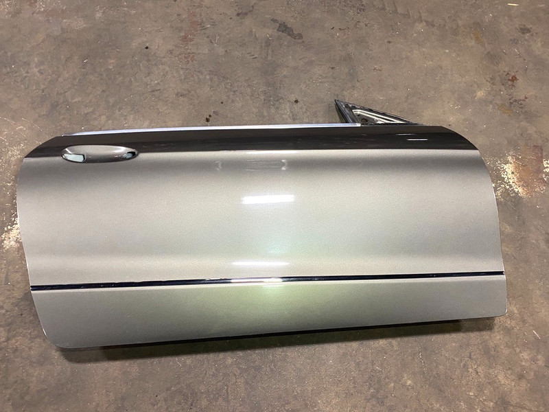 10-16 MERCEDES C207 E550 CONVERTIBLE COUPE RIGHT DOOR SHELL GRAY 786 OEM #A0.36