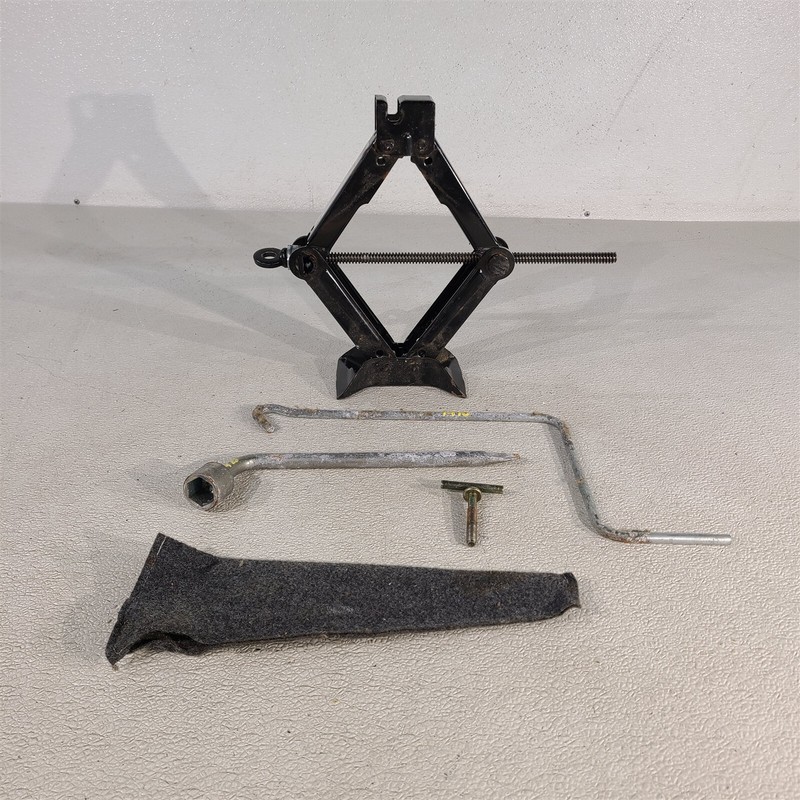 99-05 Mazda Miata MX-5 Scissor Jack Tool Kit Lug Wrench Aa7470