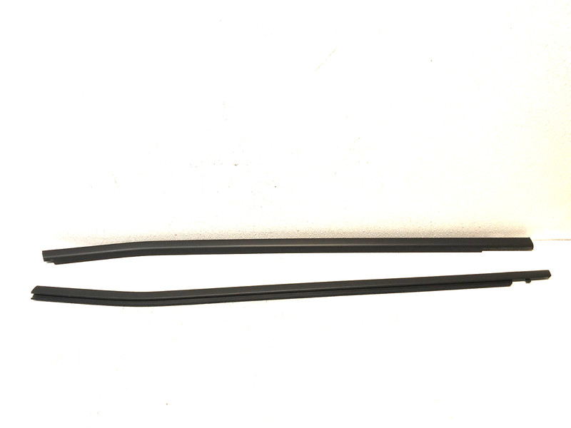 2022-24 HYUNDAI SANTA CURZ FRONT LEFT RIGHT DOOR WINDOW BELT MOLDING PAIR