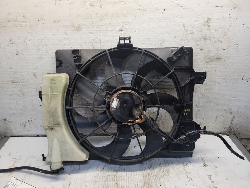 Radiator Fan Motor Fan Assembly Naturally Aspirated Fits 14-17 VELOSTER 1606362