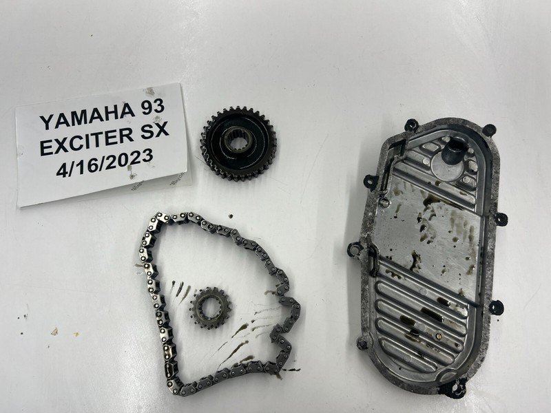 1984-1993 Yamaha Exciter Ii Oem Chain Case Housing 8L9-47541-01-00