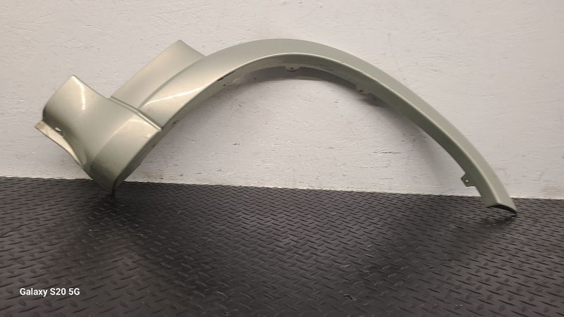 02-07 Ford Escape Right Passenger Fender Flare Molding Biege OEM 3L8Z-16038-AAA