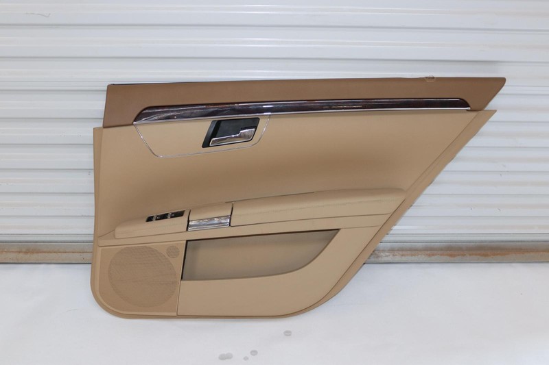 2007-2013 MERCEDES S-CLASS S400 S550 W221 REAR RIGHT SIDE DOOR PANEL TRIM COVER