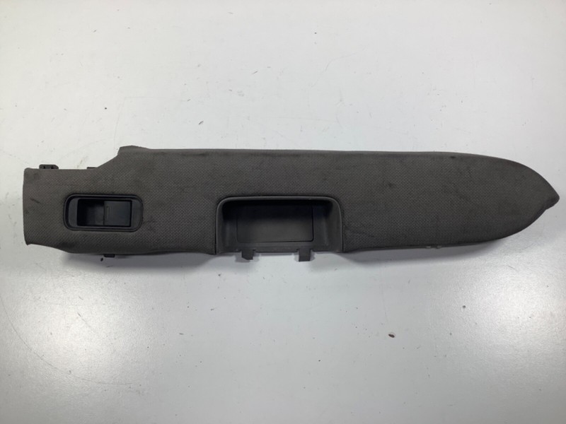 07 HONDA CR-V LEFT REAR DOOR ARM REST 83752-SWA-A11ZA OEM