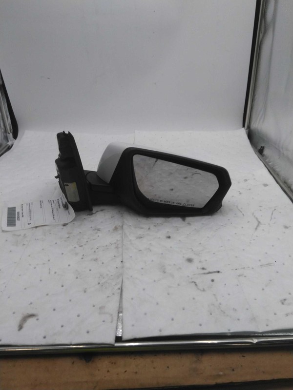 Used Right Door Mirror fits: 2020 Gmc Terrain w/o blind spot alert body color ca