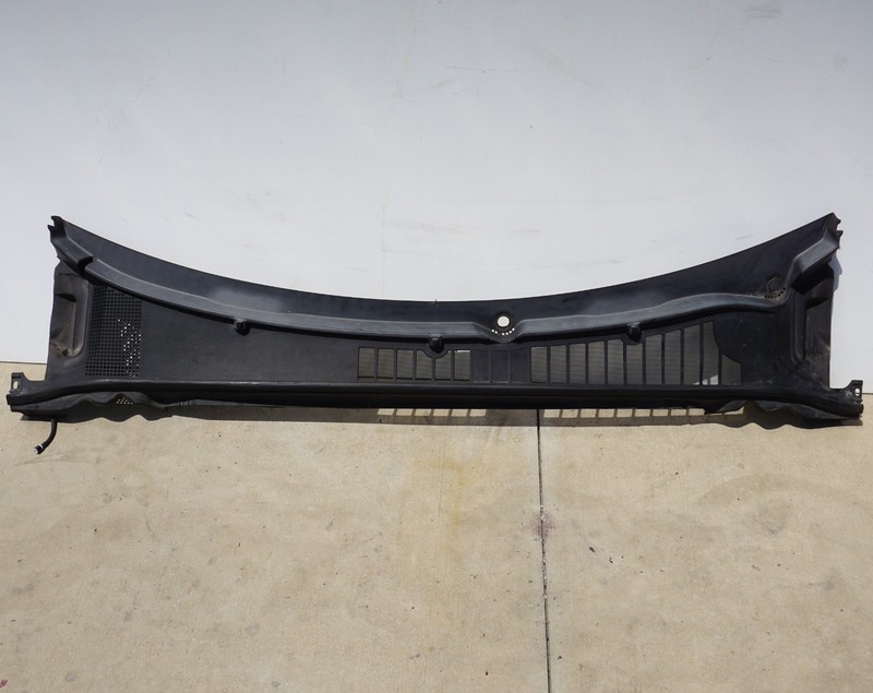 2017 - 2020 Lincoln Continental Windshield Wiper Grille Tray Cowl Cover Panel
