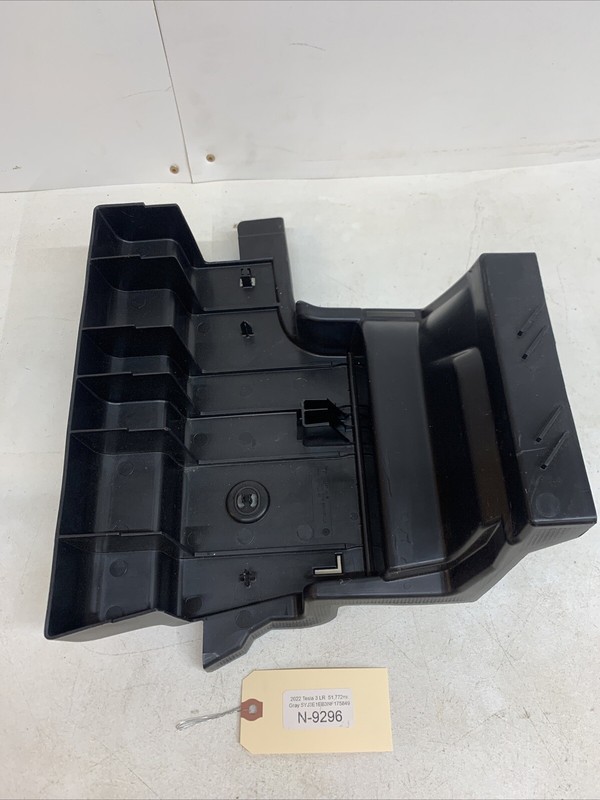 Rear Left Trunk Floor BracketFor 17-22 Tesla Model 3 1470967-00-B 9296 U16