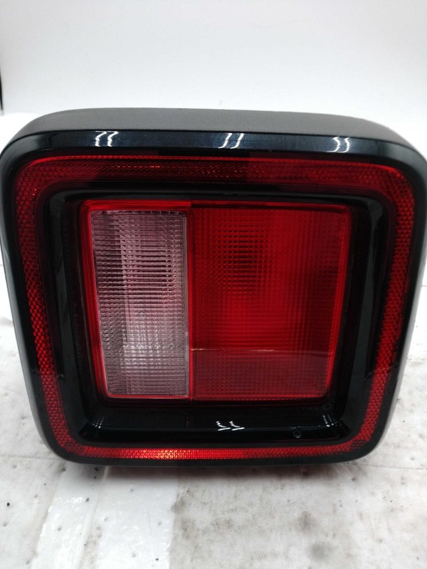 Used Left Tail Light Assembly fits: 2020 Jeep Wrangler incandescent Left Grade A