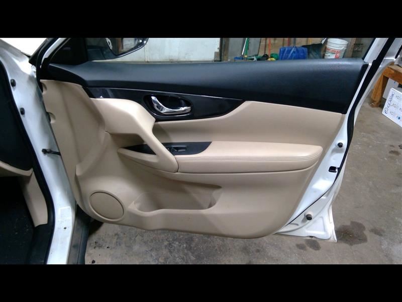 2018 ROGUE Passenger Right Front Door Trim Panel 1050569
