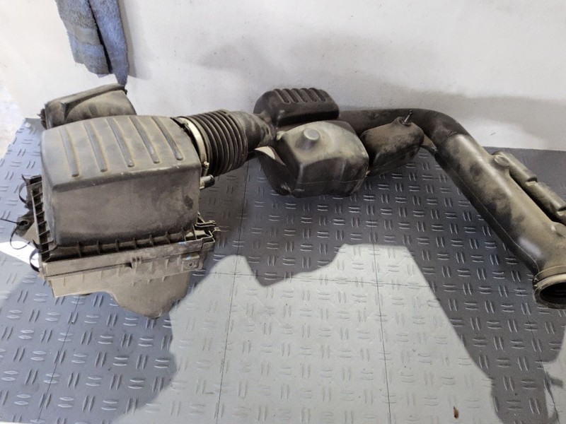 2011-2013 Dodge Durango Air Cleaner Intake Box Assembly 3.6L Opt ERB