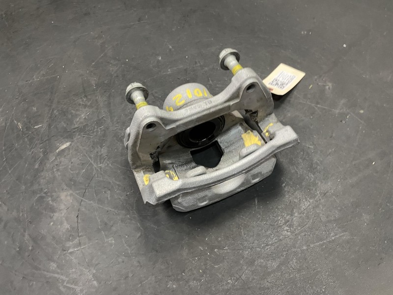 Front Right Brake Caliper 2021 Cadillac XT4 84793345 2020 2022 2023
