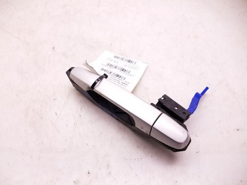 Passenger Door Handle Exterior Canada Market Assembly Fits 09-14 MATRIX 74738