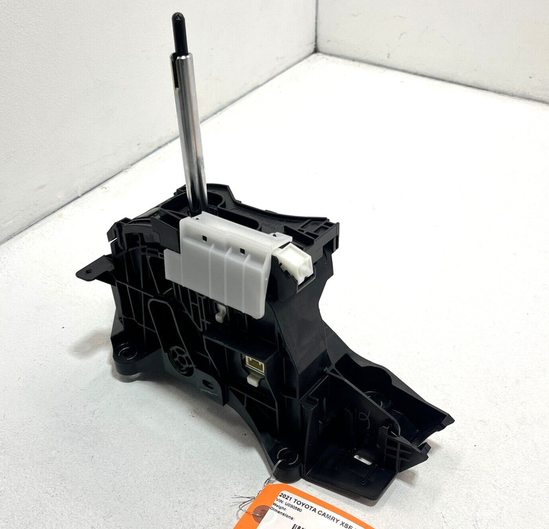 2018-19-20-2023 TOYOTA CAMRY TRANSMISSION SHIFT SHIFTER GEAR SELECTOR LEVER OEM