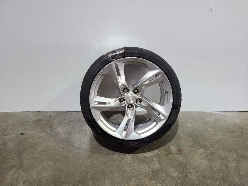 Wheel 20x8-1/2 5 Twisted Split Spoke Bright Silver Fits 19-23 CAMARO 581174