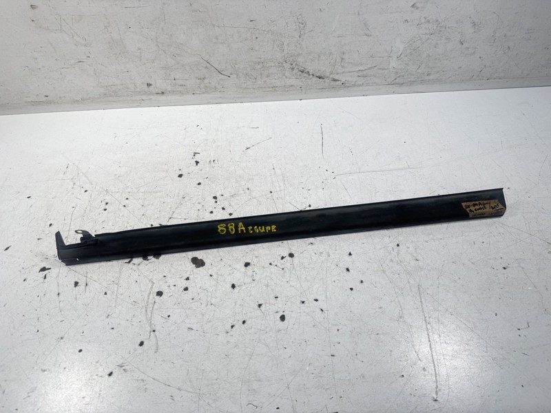 88-89 Honda Accord Coupe 1/4 Left Glass Belt Molding OEM