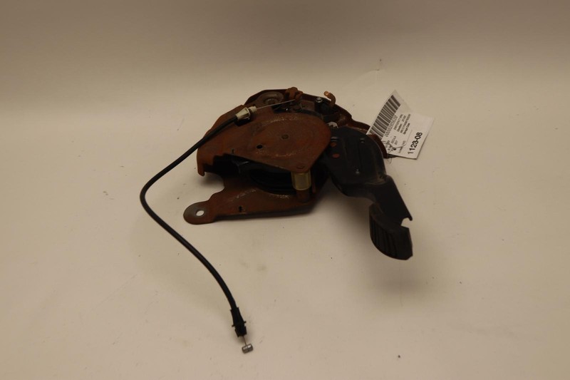 2007-2009 CADILLAC ESCALADE EMERGENCY PARK PARKING BRAKE PEDAL OEM