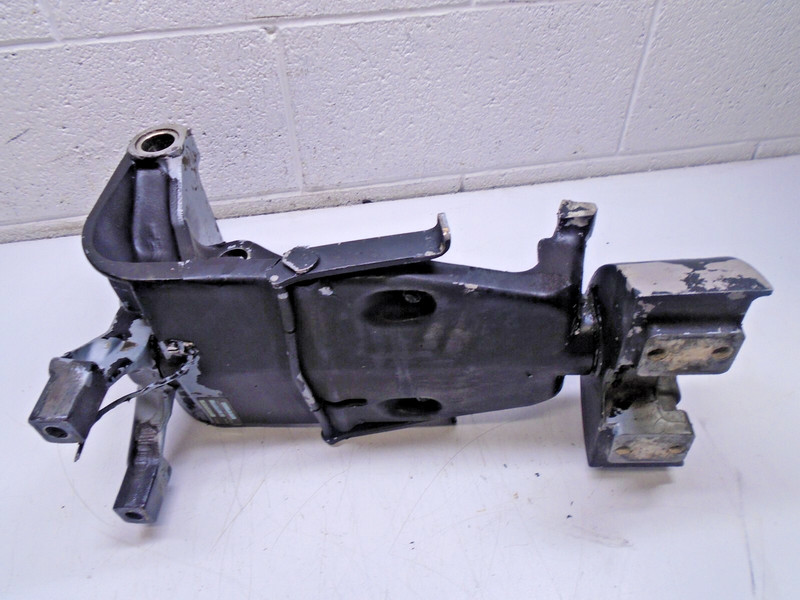 L5 Johnson Evinrude Outboard 90hp-225hp Swivel Bracket & Steering Arm Assembly