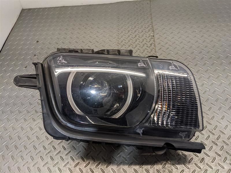 Passenger Headlight HID Opt T4F ZL1 Fits 10-15 CAMARO 1147231