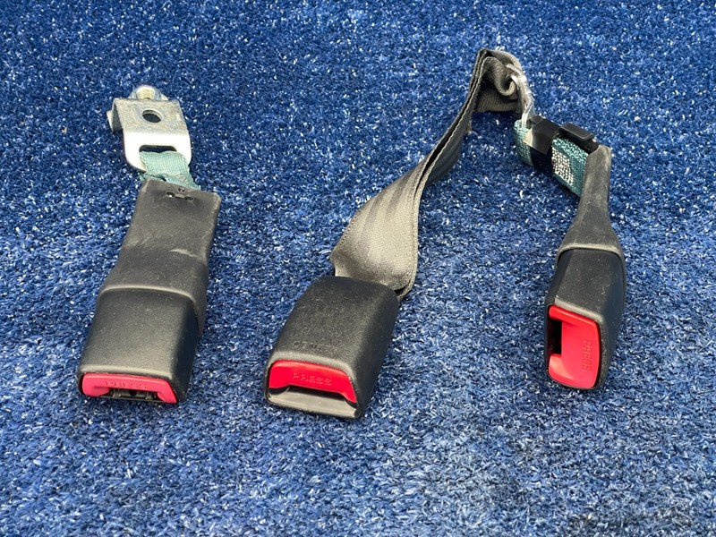 2011-2017 Lexus CT200h Rear Seat Belt Buckles Receivers Set of 3 OEM