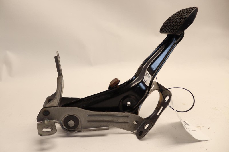 2017-2020 FIAT 124 SPIDER PARKING PARK STOP BRAKE PEDAL PAD OEM