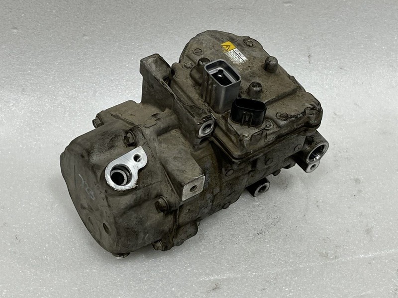 2013 2014 2015 - 2018 LEXUS ES300H AIR CONDITION AC COMPRESSOR 88370-33020