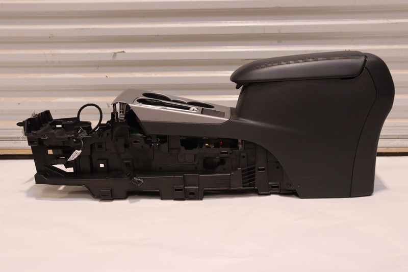 2021-2022 FORD BRONCO SPORT FRONT CENTER CONSOLE COMPARTMENT ASSEMBLY OEM