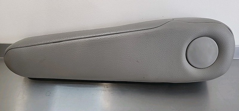 2011-2015 HONDA ODYSSEY EXL FRONT RIGHT PASSENGER SIDE SEAT ARMREST Gray OEM RH