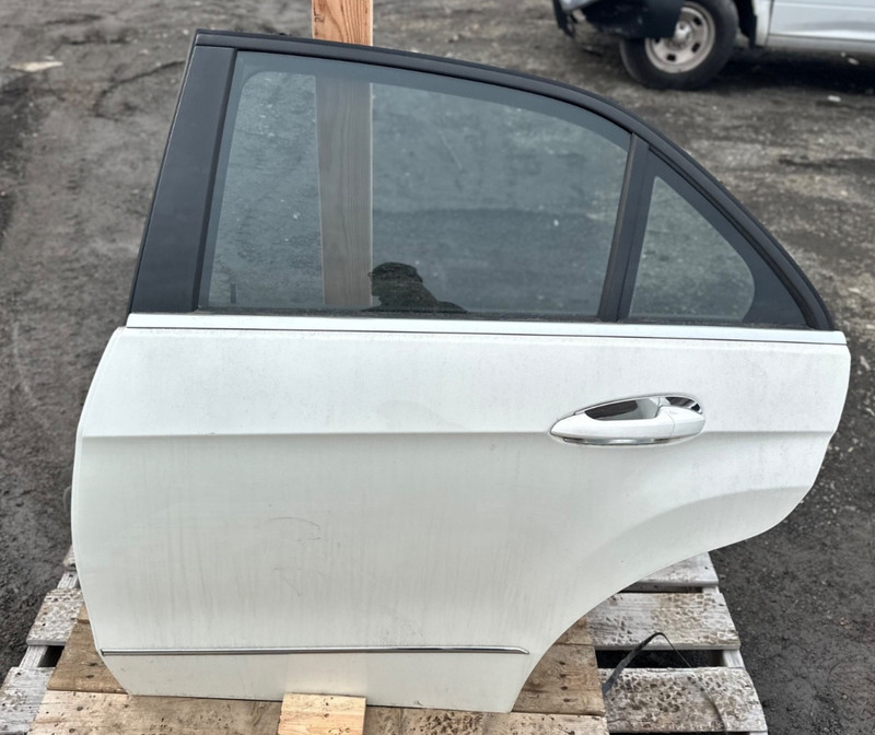 2010-13 Mercedes-Benz E350 Sport 4Matic Rear Left Door Shell Panel