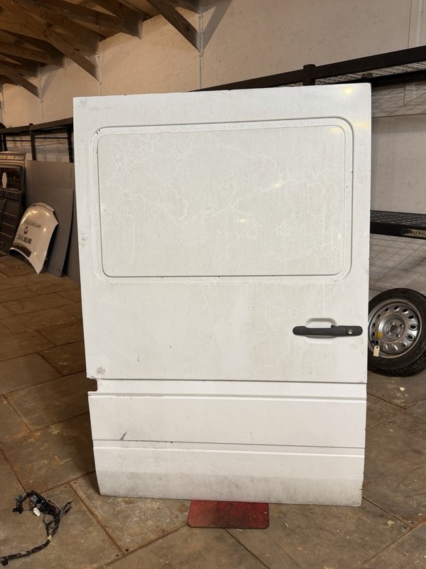02-06 Dodge Mercedes Freightliner Sprinter T1N Right Side Slide Door