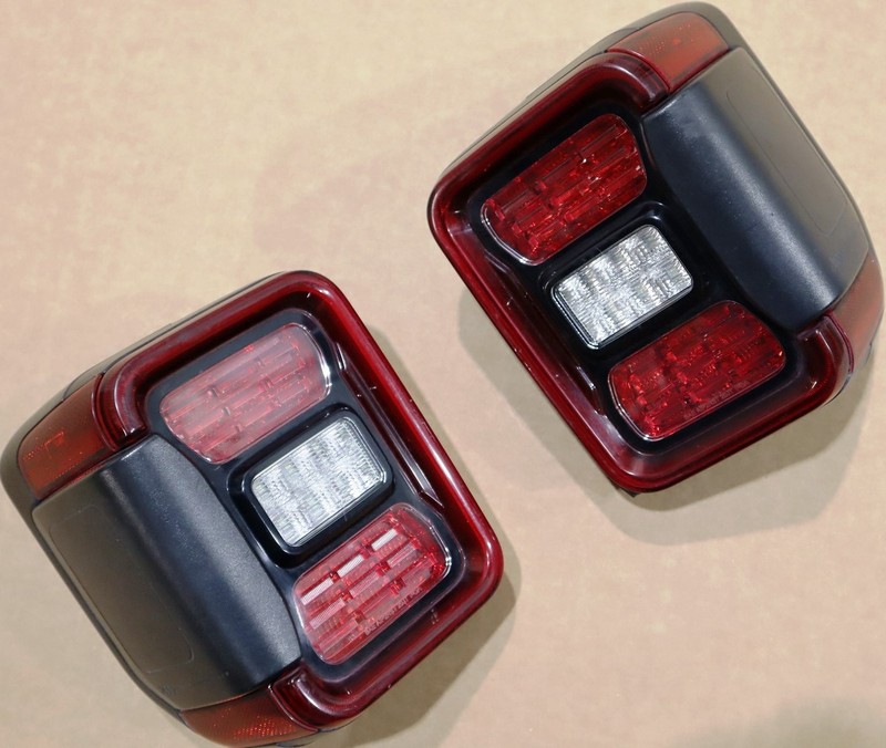20-25 Gladiator LED Taillights 68338384AG 68338385AG Pair Mopar Jeep OEM Factory