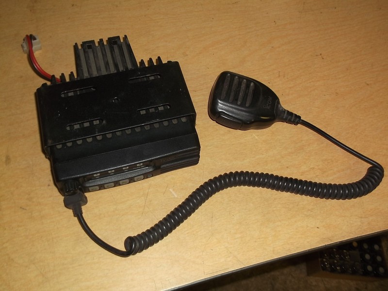 Icom IC-F221S 2-Way Radio w/ Bracket & Microphone AFJ IC-F221S *FREE SHIPPING*