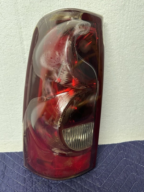 Red Tail Light Brake Lamp For 2003-2006 Chevy Silverado 1500 2500 3500 LH Cracks