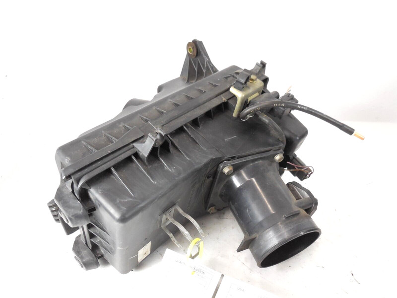 2002-2006 Mazda MPV 6 Cylinder Air Cleaner Housing Box OEM
