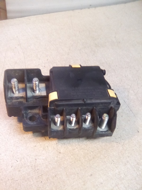 International LT 4109867F92 Fuse Box