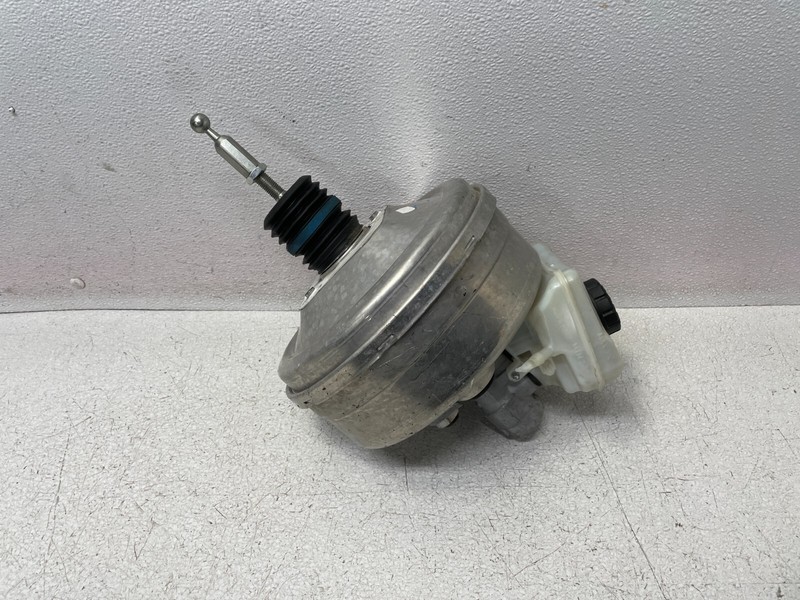 15 16 17 18 Porsche Macan Master Cylinder Brake Booster W/Reservoir 1372 OEM