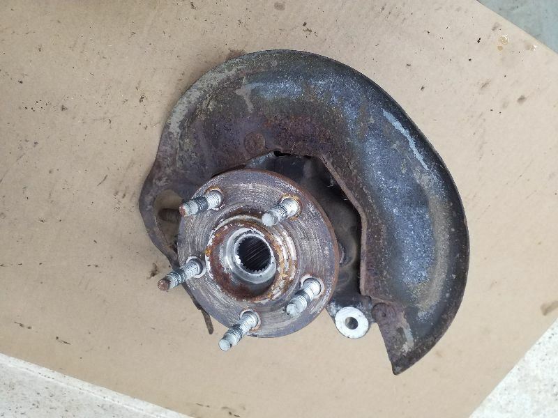 Passenger Front Spindle/Knuckle Knuckle And Hub Fits 99 SABLE 198139