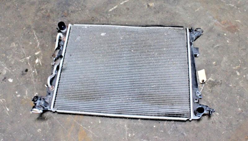 2010-2012 Hyundai Genesis Coupe 3.8l A/T Radiator OEM EG145