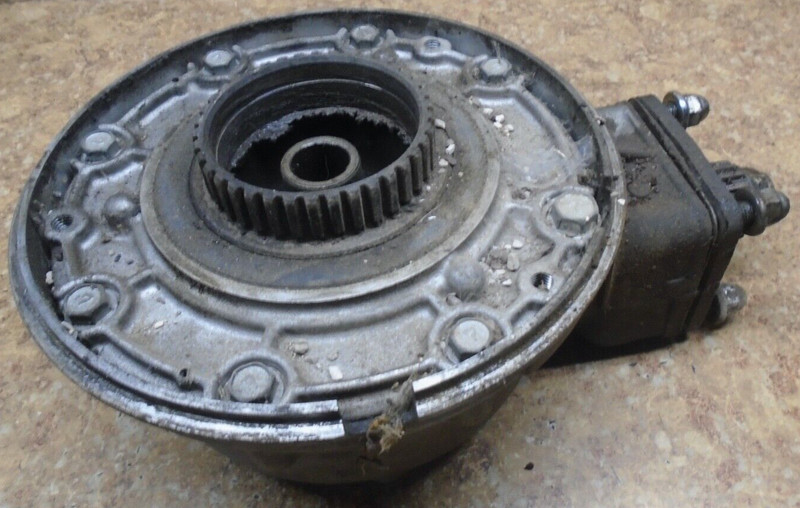 2001 Kawasaki ZG 1000 Concours Rear Shaft Drive Differential Gear Final Back 99