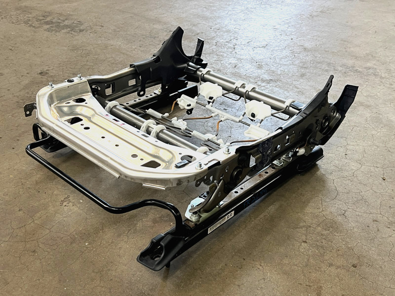 ⭐2017-2022 TOYOTA PRIUS PRIME FRONT RIGHT RH SEAT LOWER TRACK FRAME OEM LOT2685
