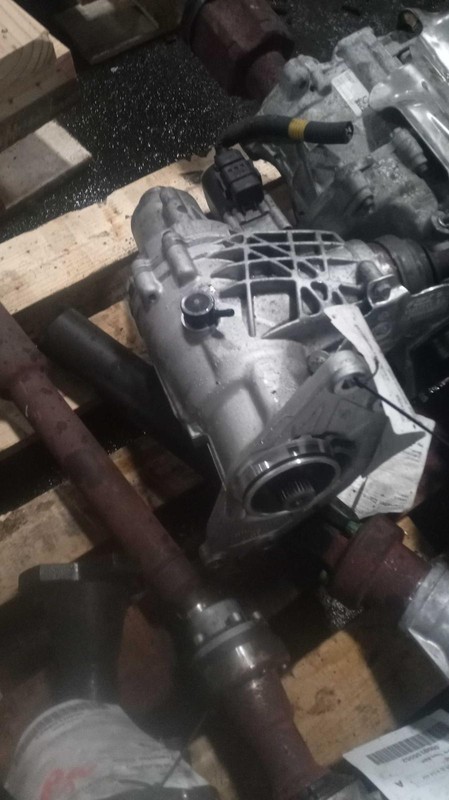 2022 Jeep Renegade Transfer Case Assembly 4WD OEM 35K Miles - Grey