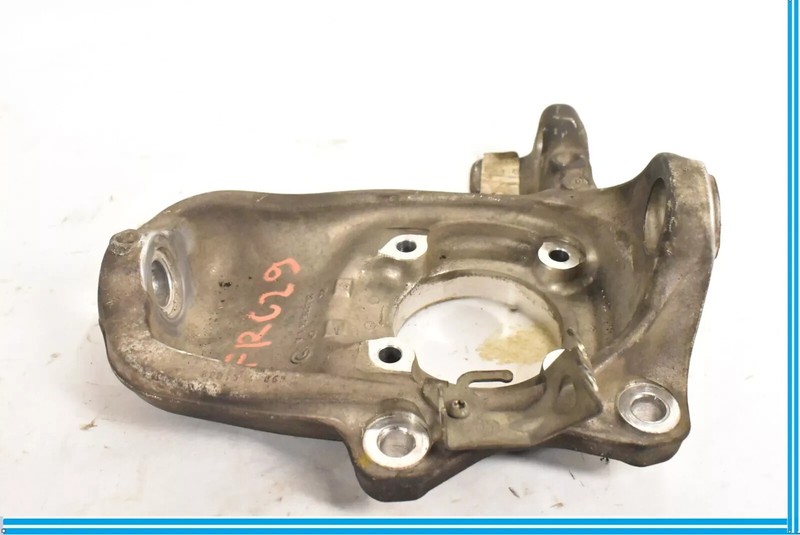03-10 Maserati Quattroporte M139 Front Right Side Spindle Knuckle Hub OEM