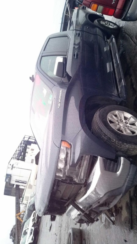 Used Rear Axle Assembly Rear fits: 2021 Chevrolet Silverado 1500 pickup 9.50`` r