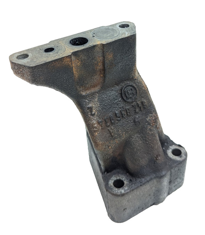 2008 Mercedes E320 om642 Diesel Turbo Oil Pedestal Bracket