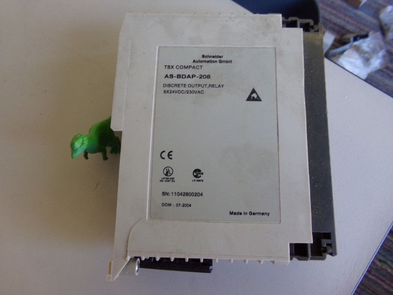 Schneider Automation Relay Discrete Outputs TSX Compact AS-BDAP-208